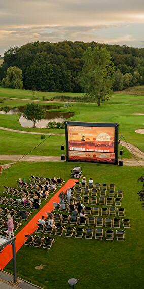 Sunset Cinema - Projection en plein air - Pengouins de Madagascar