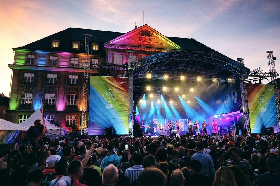 Pride Luxembourg - Info stand centre cigale