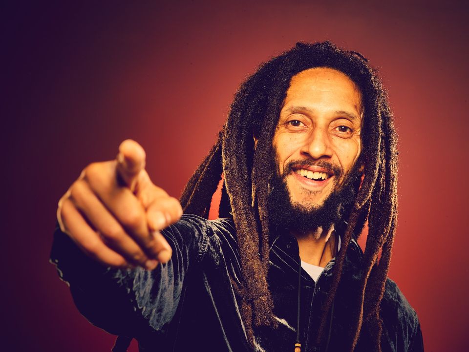 Julian Marley (Première partie : delphine