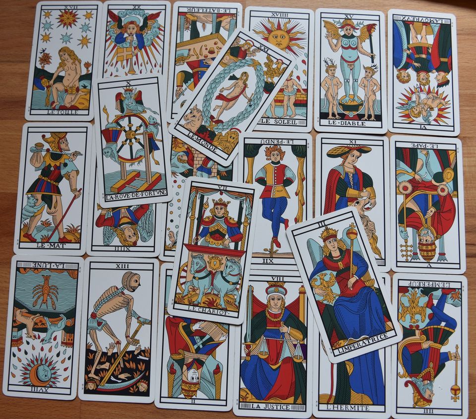 Séances de numérologie individuelle et lectures de tarot avec Frank Wiltgen