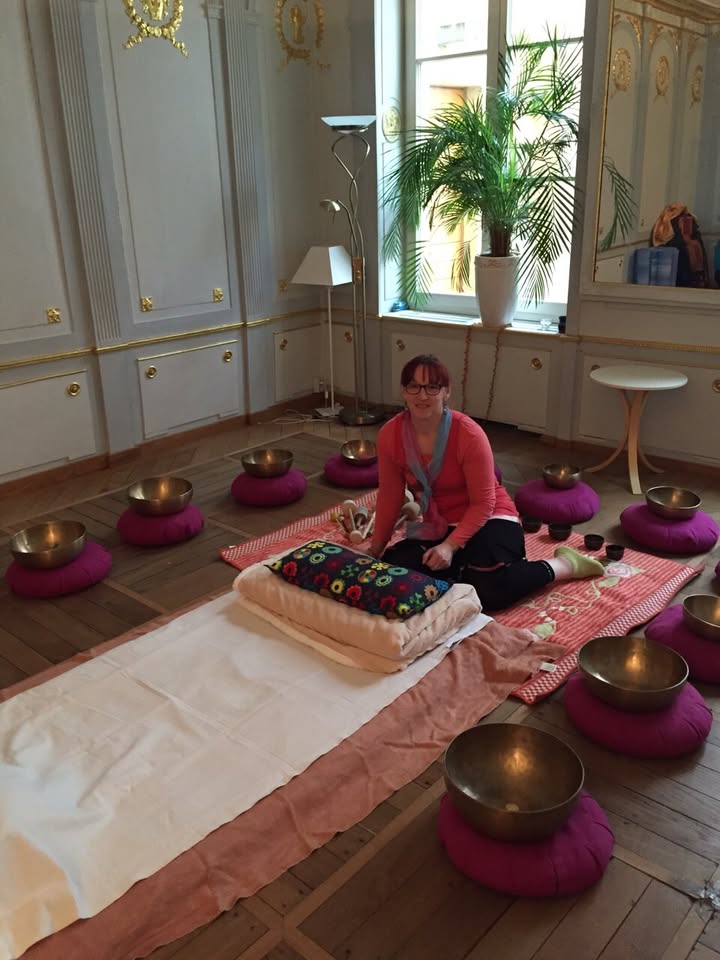 Individual Sound Journey with Singing Bowls with Marie-Anne Stark